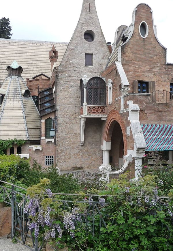<span class='grey smaller light'>#56)</span>  Museo Casina delle Civette